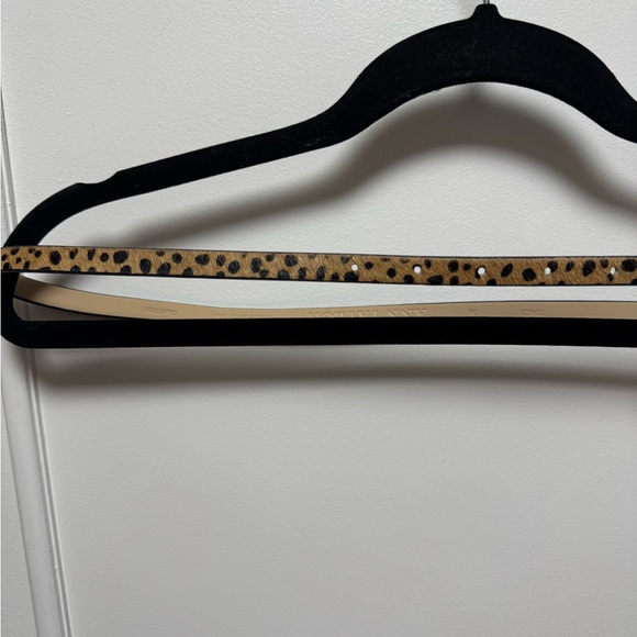 Ann Taylor leopard / cheetah skinny belt size Medium - Picture 5 of 10